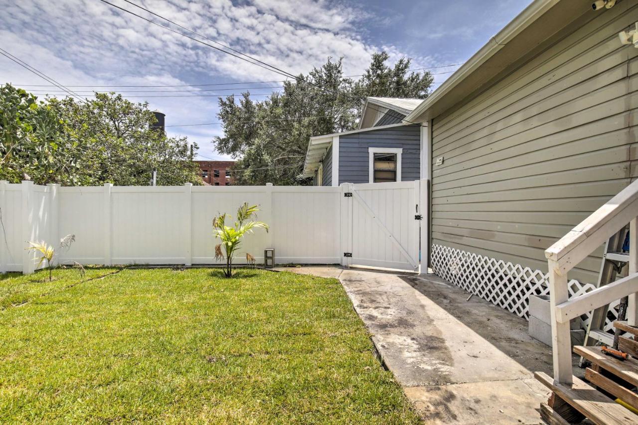 Updated Ybor City House With Fenced Yard Тампа Экстерьер фото